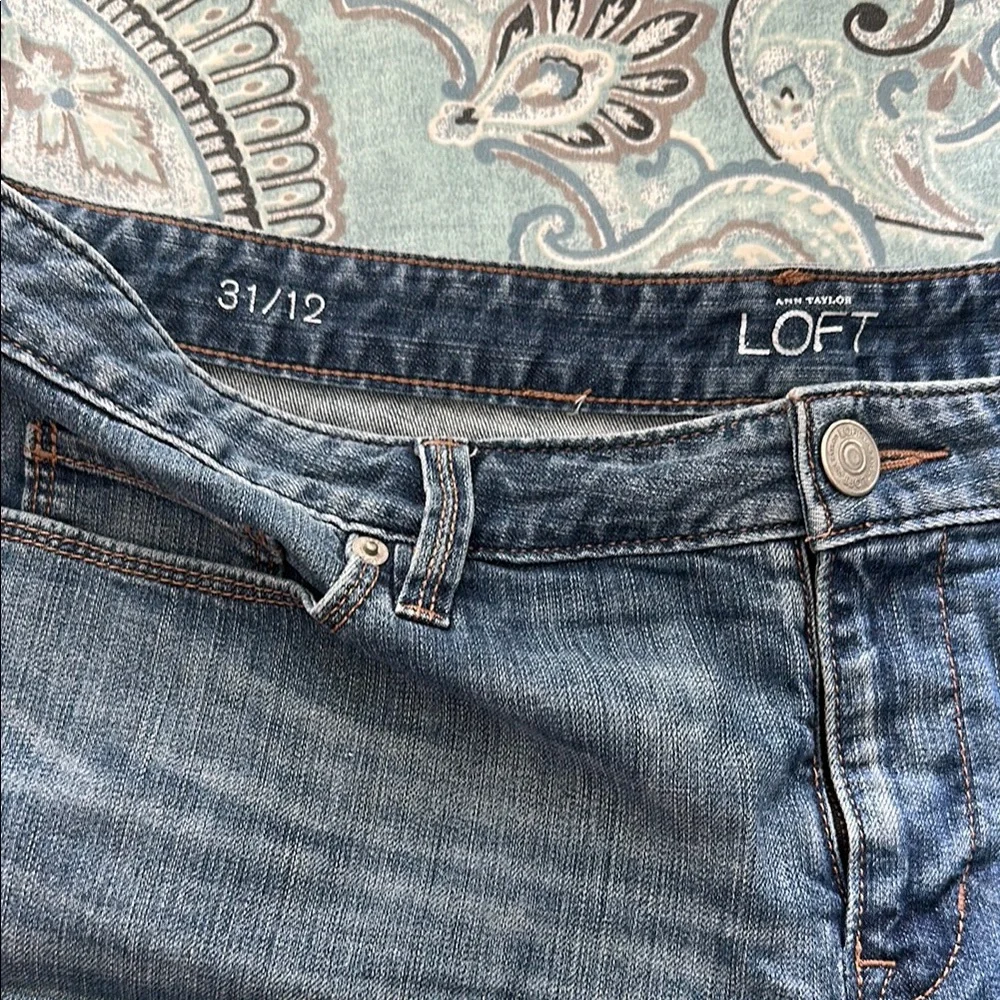 LOFT Women's Blue Denim Shorts - Picture 2 of 5